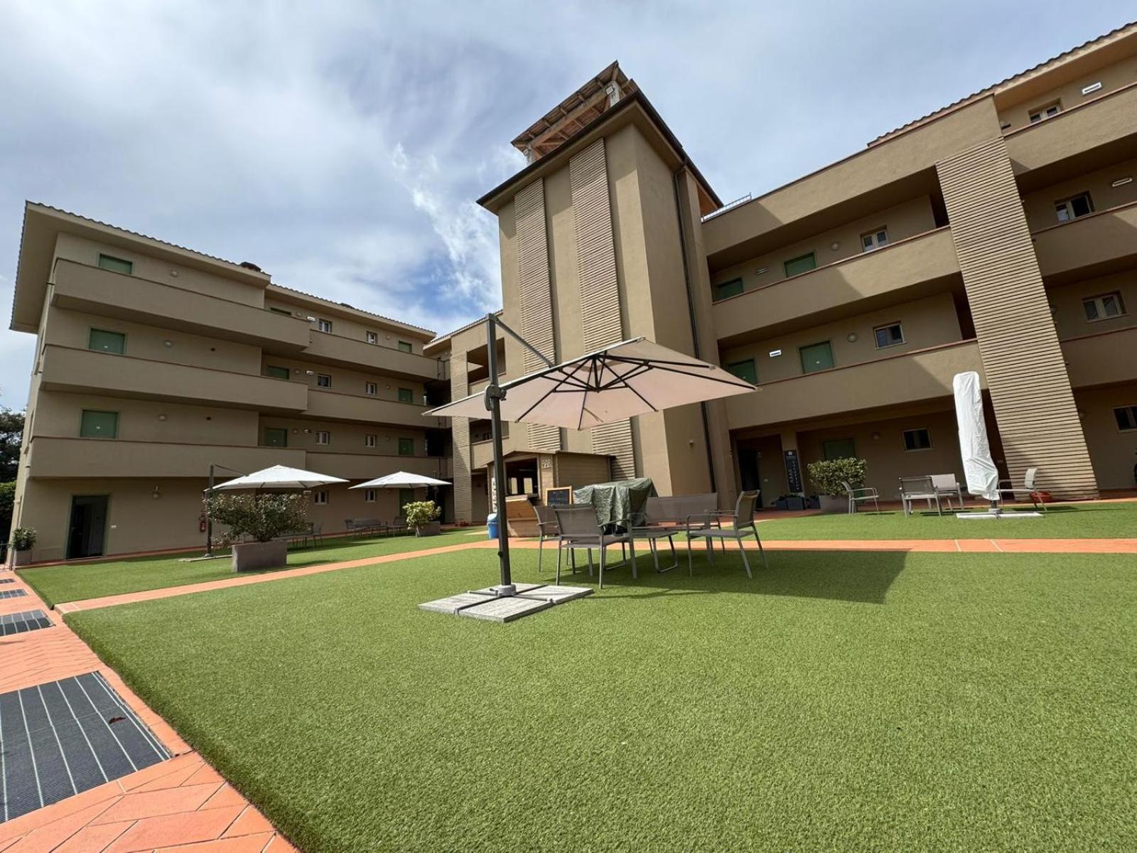 Residence San Francesco Tirrenia Dış mekan fotoğraf