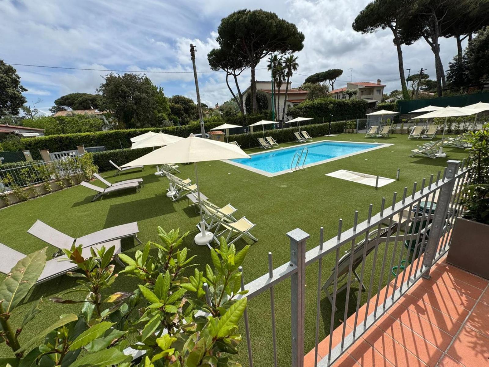 Residence San Francesco Tirrenia Dış mekan fotoğraf