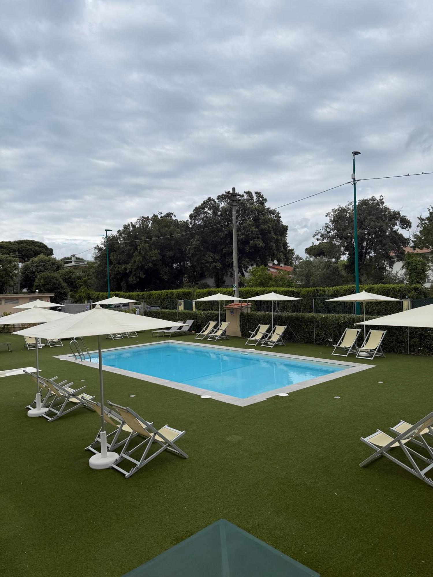 Residence San Francesco Tirrenia Dış mekan fotoğraf
